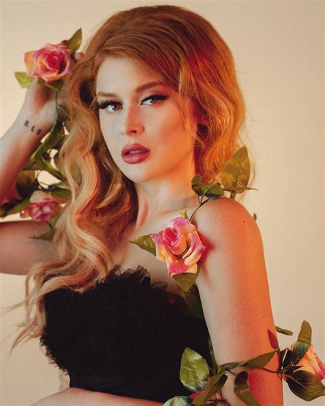 renee olstead nude|Renee Olstead Leaked Nude And Sexy (16 Photos)